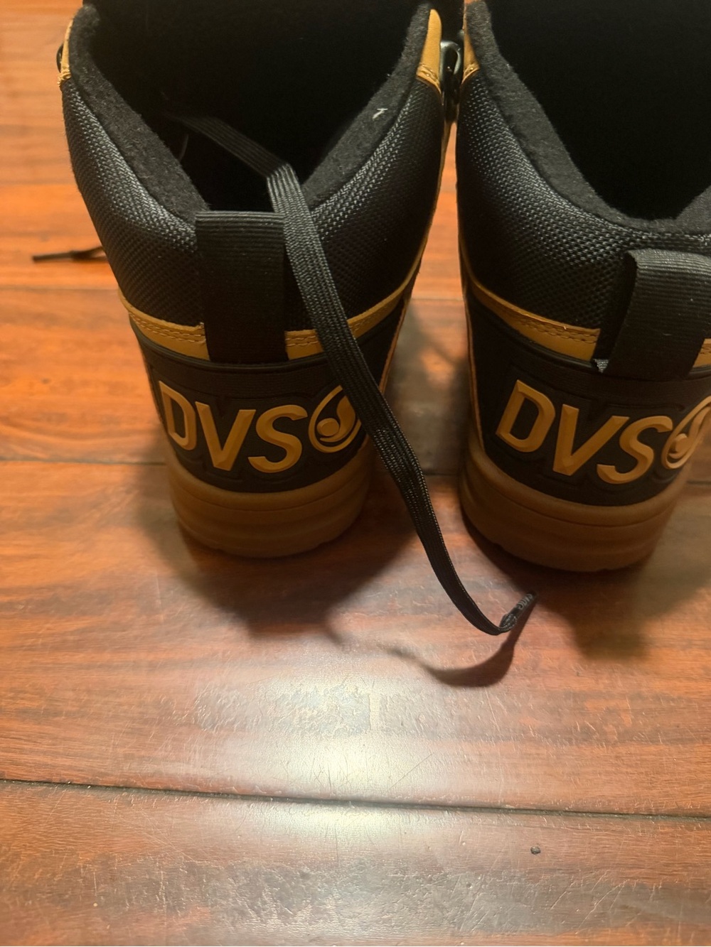 DVS Men’s High-Top Sneaker in Wheat and Black sizes 7 new with out tags - Picture 2 of 10